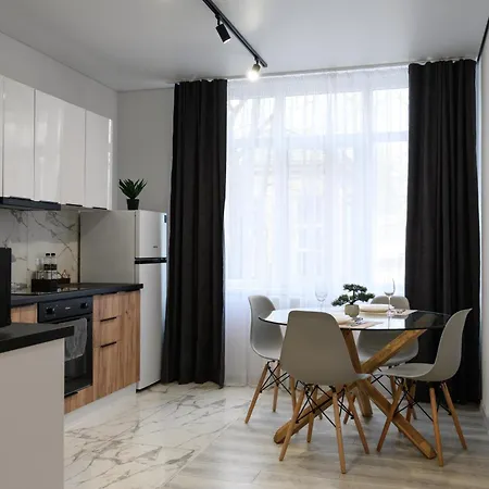 Luxury Apartments City Uzhhorod Exterior photo